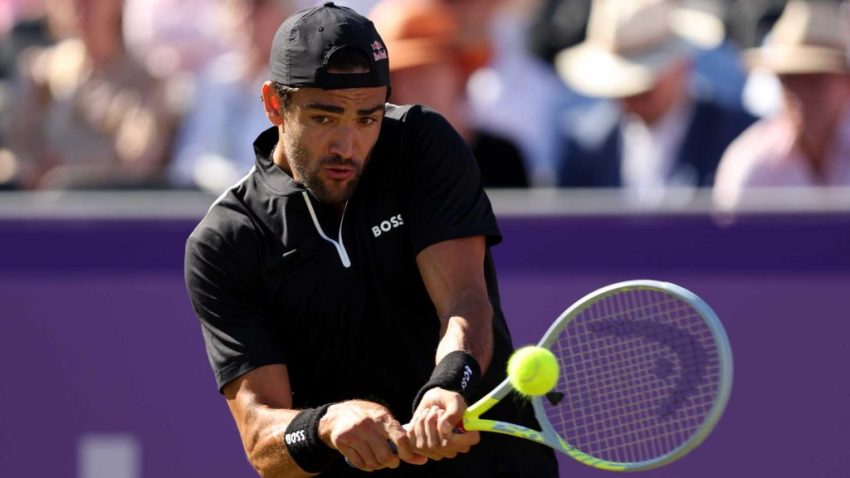 "Juara Bertahan Matteo Berrettini Menarik Diri dari Queen's Club Championships"